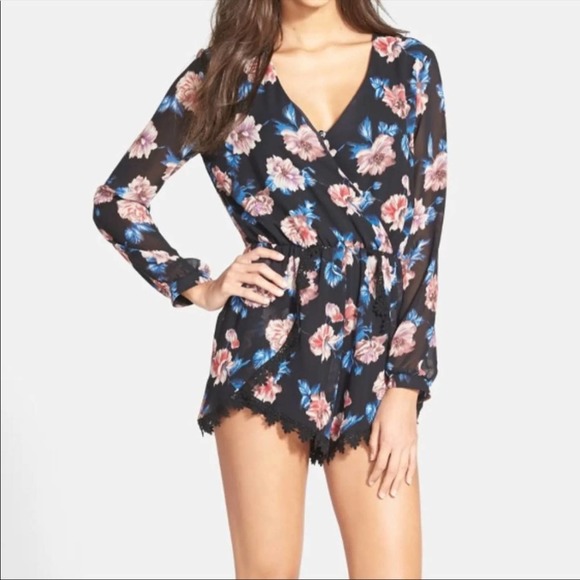 ASTR Floral Lace Trim Long Sleeve Romper Black XS - Picture 2 of 13